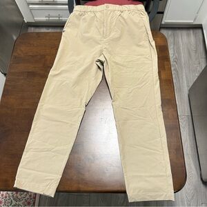 FIGS Pro Pants Tailored Trouser Scrub in Khaki Tan Men’s Medium Short